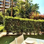 Apartment Beachfront 4 People 2 Swimming Pool Cannes