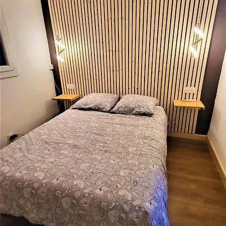 Beachfront 4 People 2 Swimming Pool شقة *