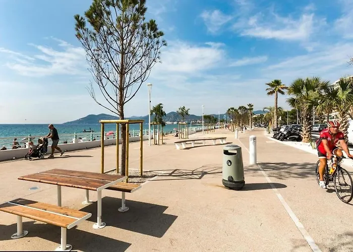 Beachfront 4 People 2 Swimming Pool Апартаменты *