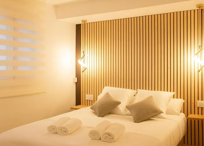 Beachfront 4 People 2 Swimming Pool Апартаменты *